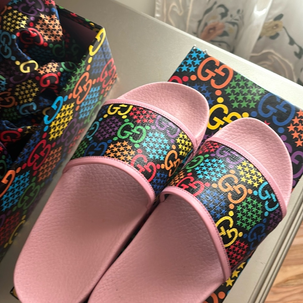 Gucci Slides limited edition super comfy and reliable